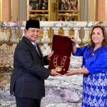 Presiden Republik Indonesia, Prabowo Subianto, dianugerahi tanda kehormatan tertinggi “Grand Cross of the Order of the Sun of Peru” oleh Pemerintah Peru di Istana Pemerintahan, Lima, pada Kamis, 14 November 2024.