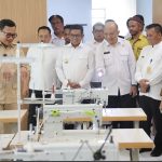 Gubernur Banten Andra Soni didampingi Kepala Disnakertrans Banten Septo Kalnadi menerima kunjungan kerja Menteri Perlindungan Pekerja Migran Indonesia Abdul Kadir Karding di UPTD Latihan Kerja Indonesia (BLKI) Provinsi Banten di BSD, Serpong, Kota Tangerang Selatan, Jum'at, 2 Mei 2025. Foto: Biro Adpim Setda Banten