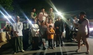 Ketua Paguyuban RW se-Taman Banten Lestari Syafrudin S.Ag. M.Pd saat memberikan sambutan pada kegiatan malam takbiran menyambut Hari Raya Iduladha.*//Foto Gito Waluyo