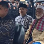 Abuya Muhtadi Dimyathi dan KH. Embay Mulya Syarief dalam salah satu acara.//Foto istimewa