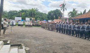 Kasat Pol PP Kabupaten Serang, Ajat Sudrajat, saat memberikan pengarahan kepada anggota / berita dan foto / dokumen satpol pp kab serang / B.06