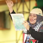 Foto istimewa Erlina salah seorang guru Al Azhar Rawamangun yang membacakan puisi di acara "One Day For Palestine”.*