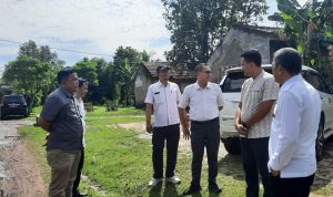 d63c3d73-2d42-4a30-b1b7-7207d36f3e13 Kepala DPRKP Kabupaten Serang Okeu Oktaviana saat meninjau pelaksanaan program PSU di Kabupaten Serang.