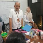 Kepala Disnakertrans Banten Septo Kalnadi saat hadir di acara pelatihan make-up dasar. Foto Disnakertrans Banten