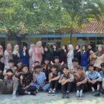Siswa SMA Muhammadiyah Kota Serang foto bersama dalam peringatan Hari Kartini .*//IST