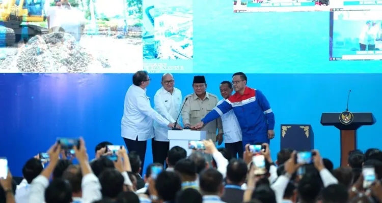 Foto istimewa Presiden RI Prabowo Subianto melakukan kunjungan kerja di Kabupaten Cilacap, Rabu (29/04/2026), untuk melakukan Peletakan Batu Pertama (Groundbreaking) 13 Proyek Hilirisasi Nasional Tahap 2 yang digelar secara serentak di berbagai wilayah Indonesia, dengan seremoni utama berlangsung di Cilacap yaitu Pembangunan Fasilitas Kilang Gasoline milik Pertamina.*