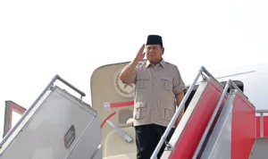 Presiden RI Prabowo Subianto saat akan bertolak ke Filipina menghadiri Konferensi Tingkat Tinggi (KTT) ASEAN ke-48 di Cebu.*//IST