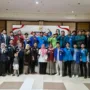 Ade Yuliasih, Anggota DPD RI (Tengah) foto bersama mahasiswa yang tergabung dalam BEM Banten.