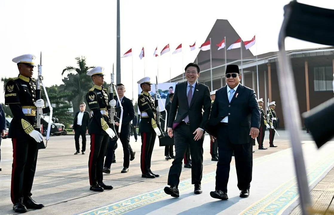 Presiden Republik Indonesia Prabowo Subianto secara langsung mengantar keberangkatan Perdana Menteri Singapura Lawrence Wong menuju Pangkalan TNI AU Halim Perdanakusuma, Jakarta, pada Senin, 6 Juli 2026.*//Foto istimewa